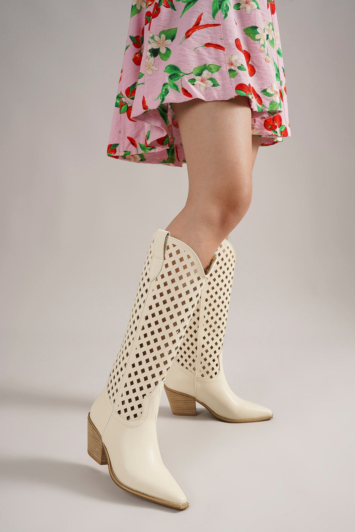Cut-Out Western Boots DEANA-02