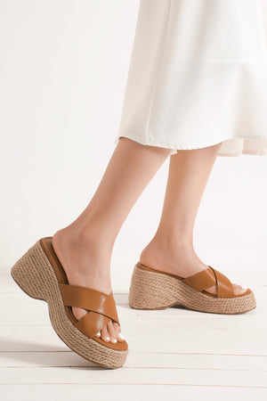 Brown espadrille platform sandals JADIA-01 by Beast Fashion, designed as comfortable summer sandals with a stylish twist. Featuring a soft footbed and woven platform, these heeled sandals are perfect for SPRING and SUMMER outings.