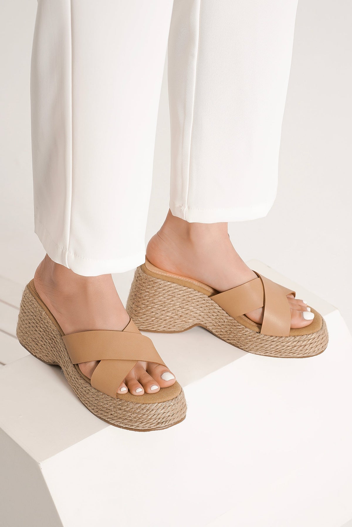 Tan espadrille platform sandals JADIA-01 by Beast Fashion, providing comfortable summer sandals with stylish wedge heels and a cushioned footbed. These sandals are the ideal choice for your SPRING and SUMMER vacation wardrobe.
